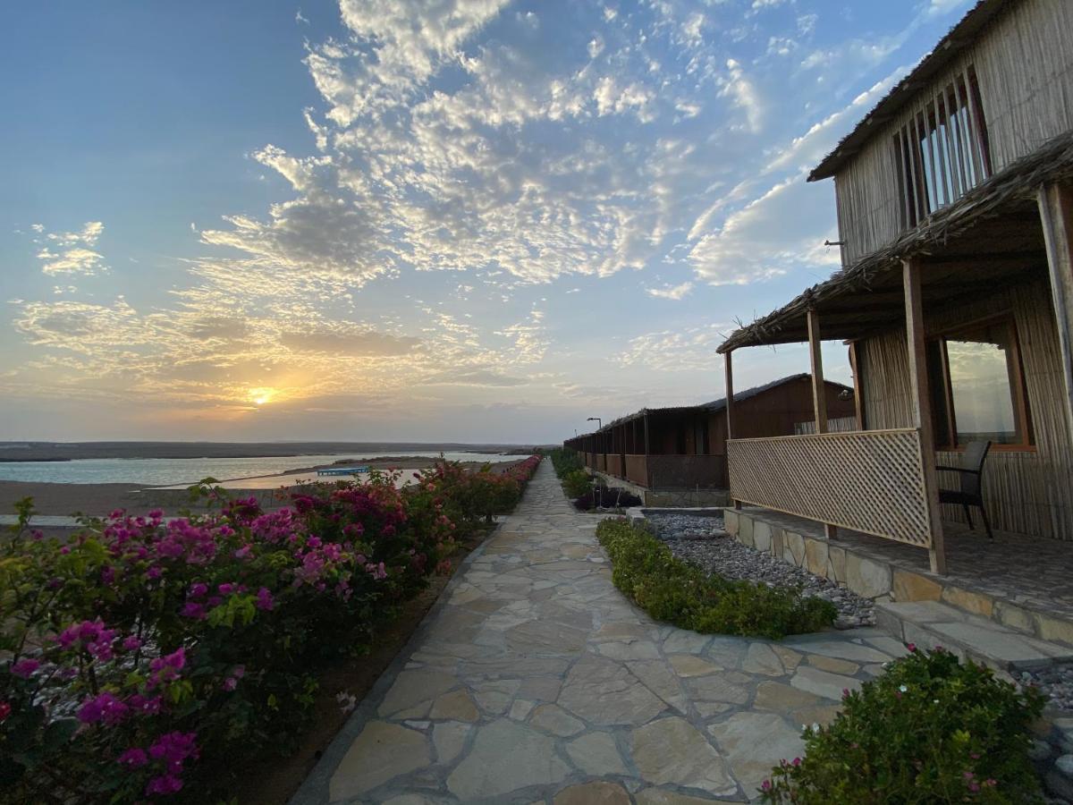 Turtle Beach Resort Ras al Hadd Exteriör bild