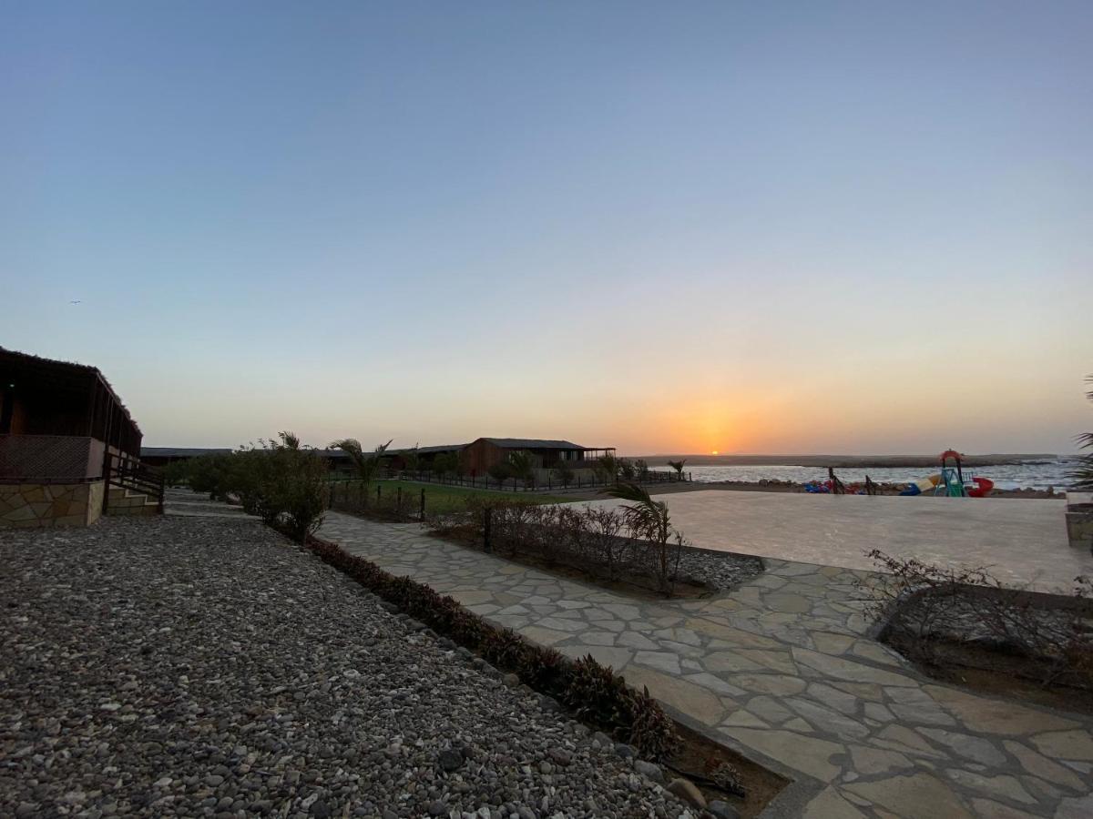 Turtle Beach Resort Ras al Hadd Exteriör bild